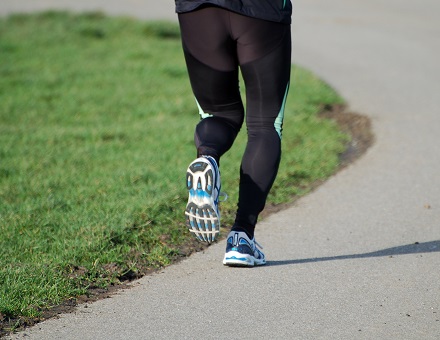 Znáte chůzi (walking) s činkami?