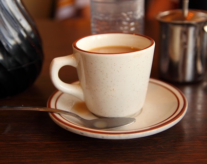 Sedm důvodů proč pít kávu: Znáte blahodárné účinky hořkého životabudiče?