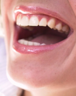 Jak na opuchlé, oteklé a bolestivé dásně?