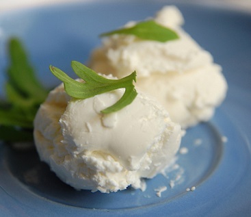 Sýr Mozzarella a zdraví - je vhodný na hubnutí?