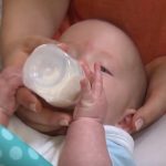 Dětská (kojenecká) kolika – příznaky, příčiny a jak na ni?