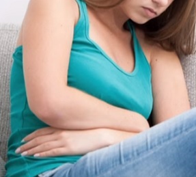 Menstruační křeče mohou být velmi nepříjemné. Jak na ně?