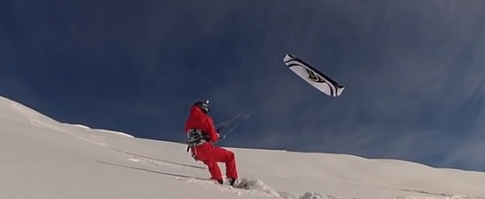 Takto vypadá snowkiting