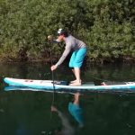 Paddle boarding a jeho přínosy pro zdraví – na co je fakt super?