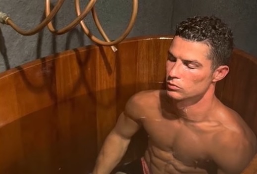 Takto regeneruje svaly v ledové koupeli Cristiano Ronaldo