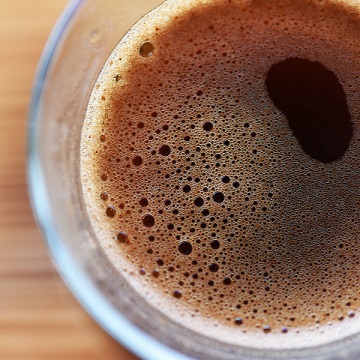 Jak spolu souvisí káva a srdeční arytmie?