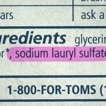 Laurethsulfát sodný (sodium laureth sulfate) – jeho účinky & škodlivost & proč se mu vyhýbat