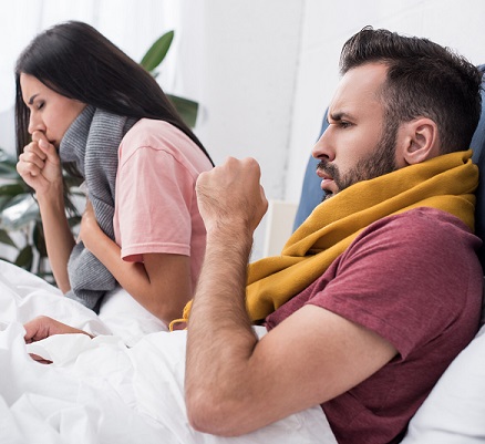 Mykoplasmová pneumonie může mít atypické příznaky, jako jsou suchý kašel