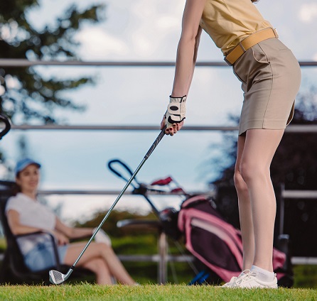 Většinu golfových zranění lze účinně léčit odpočinkem a fyzioterapií, po nichž následuje pečlivé zaměření na zlepšení formy, aby se zabránilo opětovnému zranění.