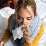 Pomáhá vitamín C při nachlazení a rýmě? Co říká věda a kdy má smysl ho užívat